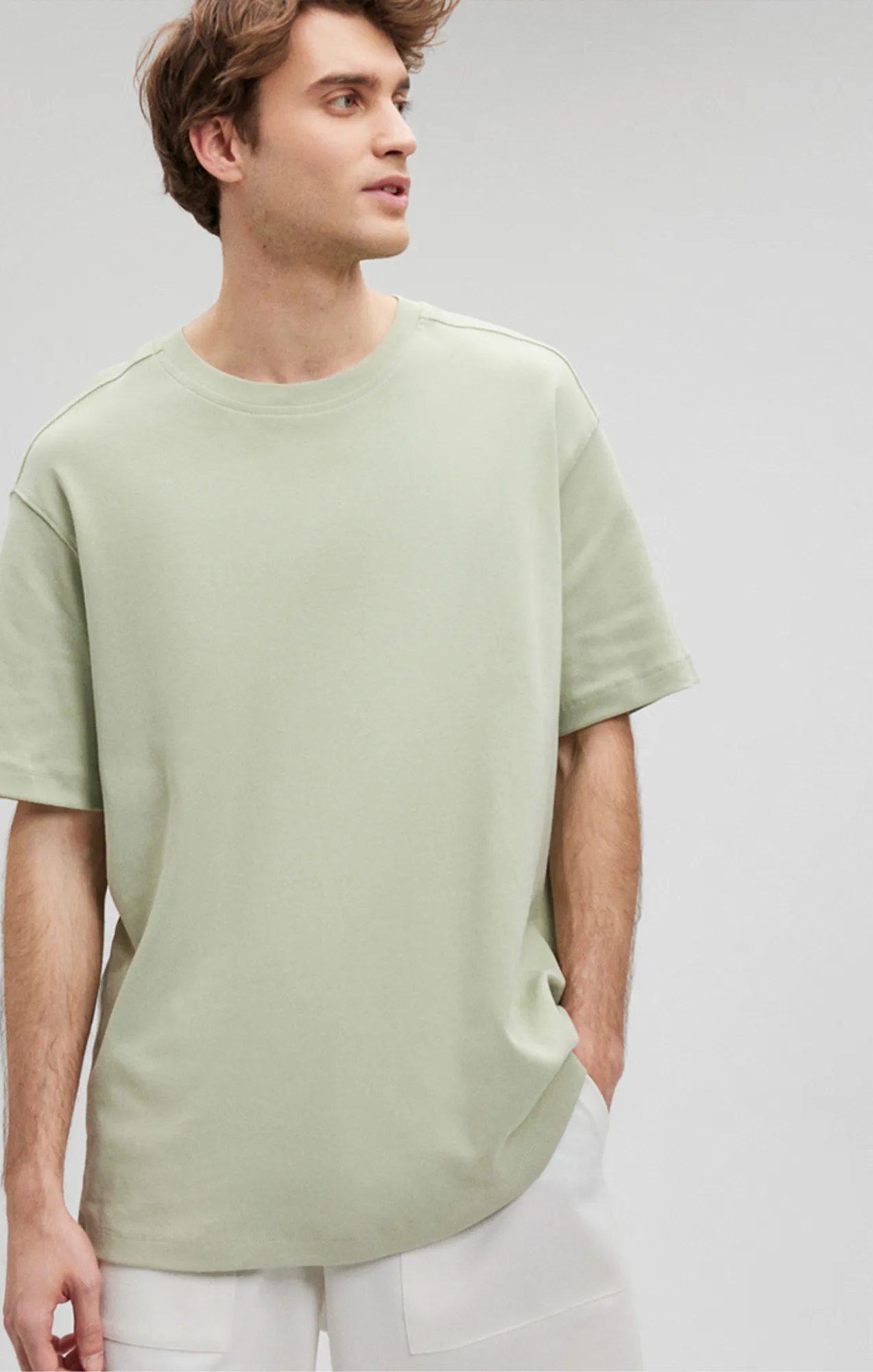 ESSENTIAL CREW NECK T-SHIRT IN DESERT SAGE