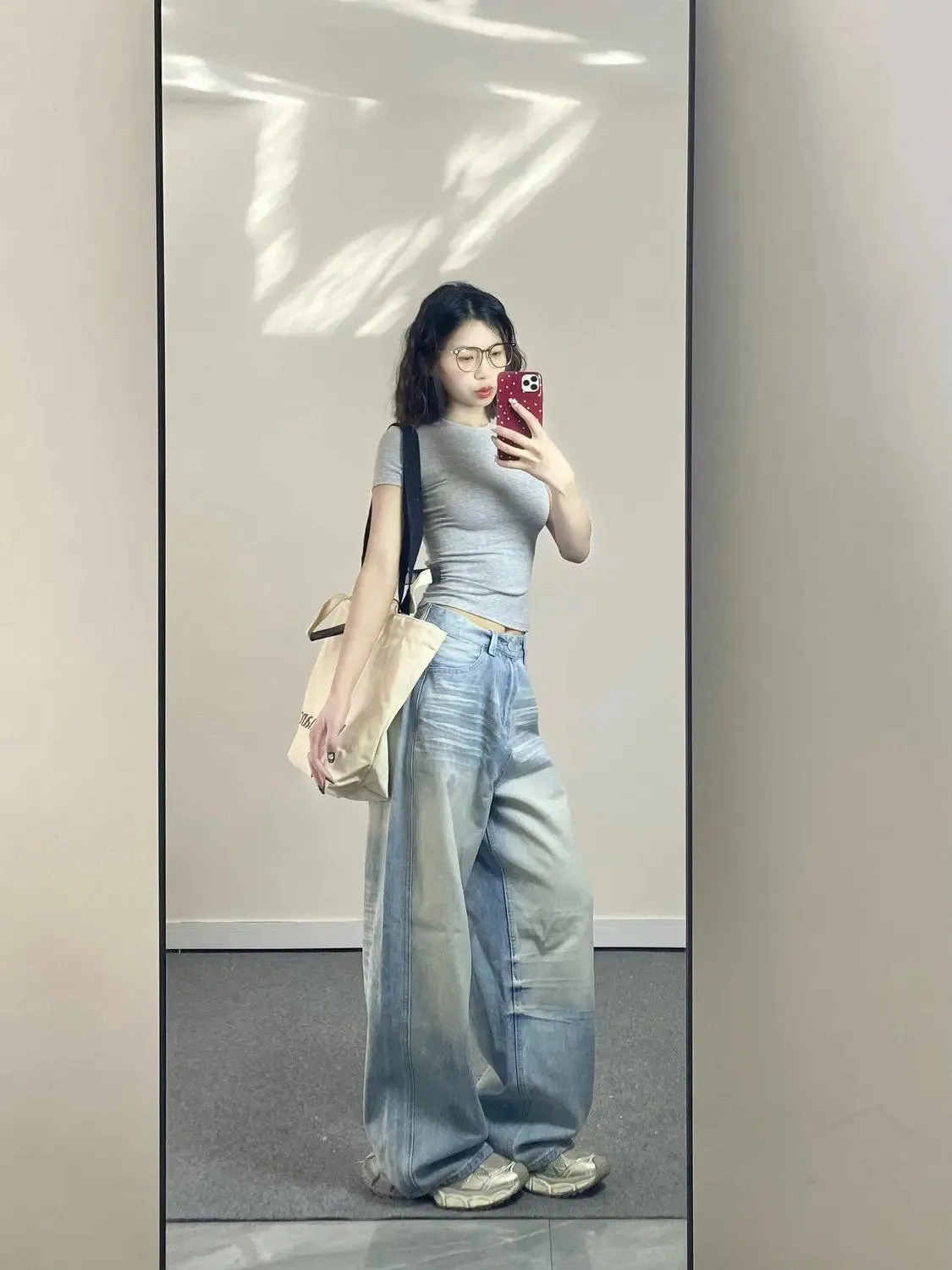 Girlary American high street retro light blue wide leg jeans women spring loose drape hole trousers straight dragging trousers 2024