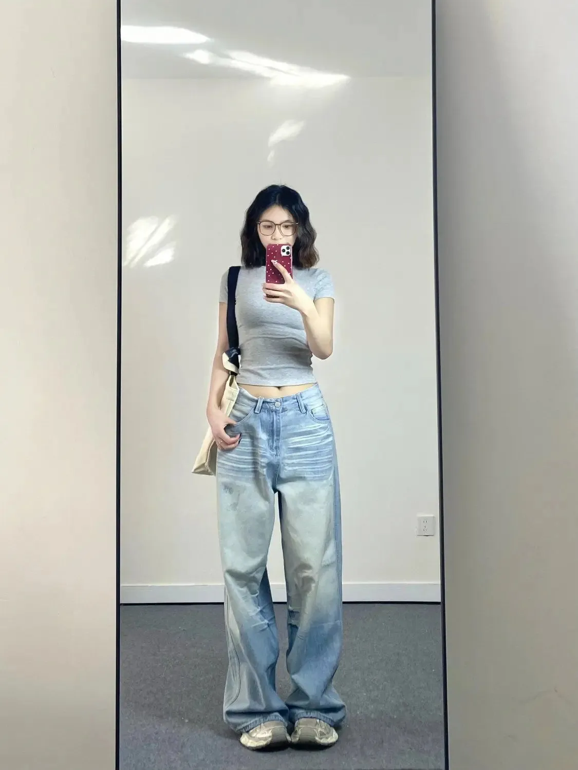 Girlary American high street retro light blue wide leg jeans women spring loose drape hole trousers straight dragging trousers 2024