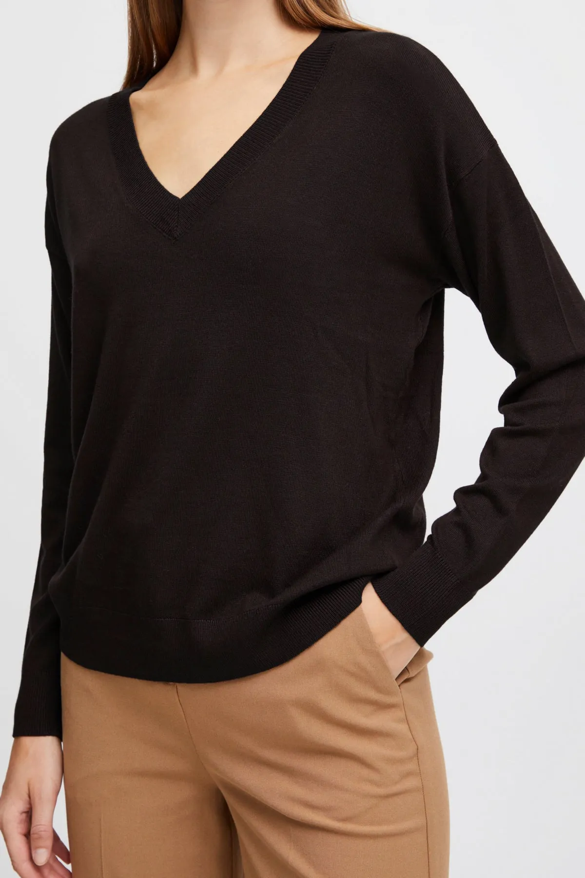 Pimba V-Neck Jumper - Black