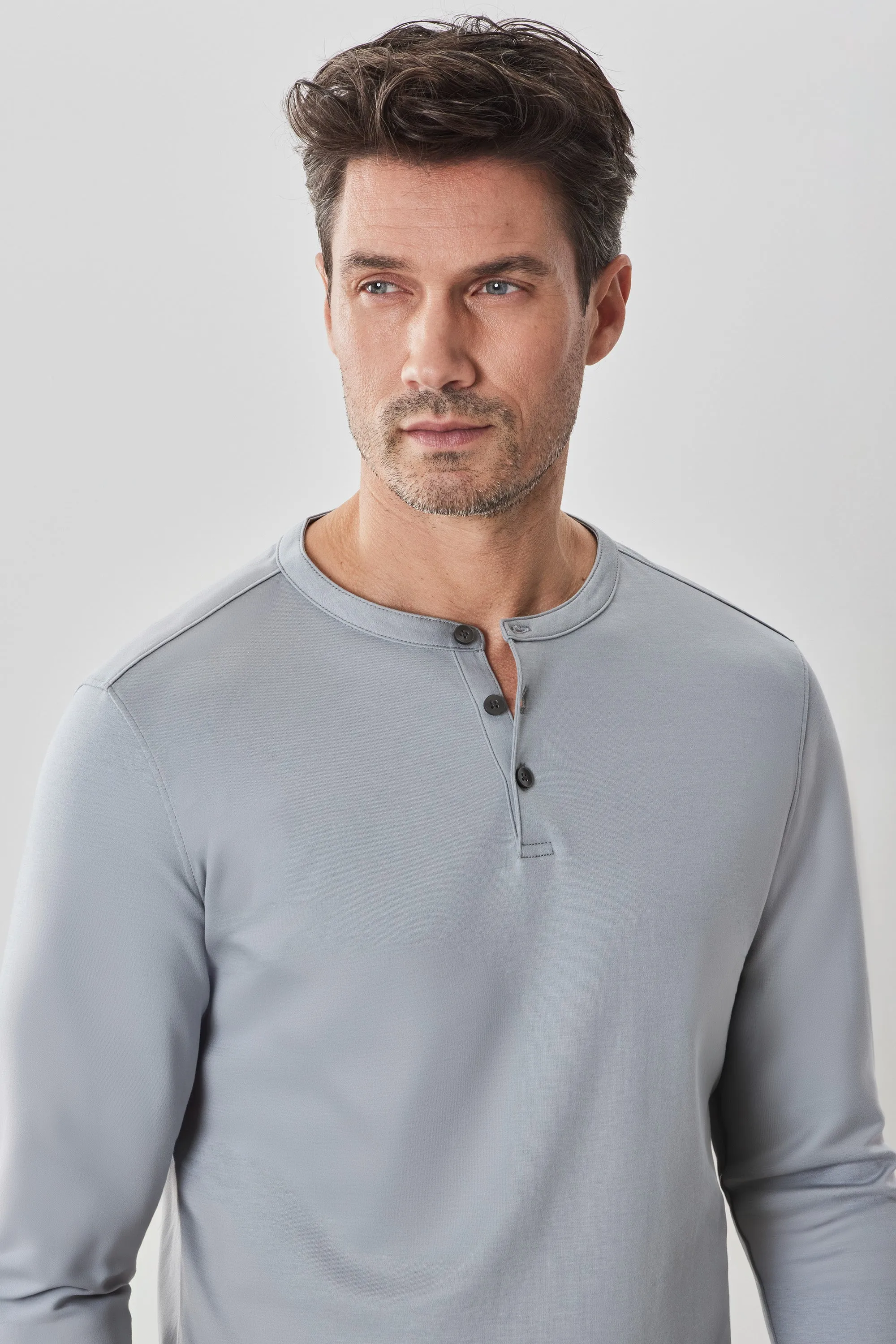 The Barakett Long-Sleeve Henley